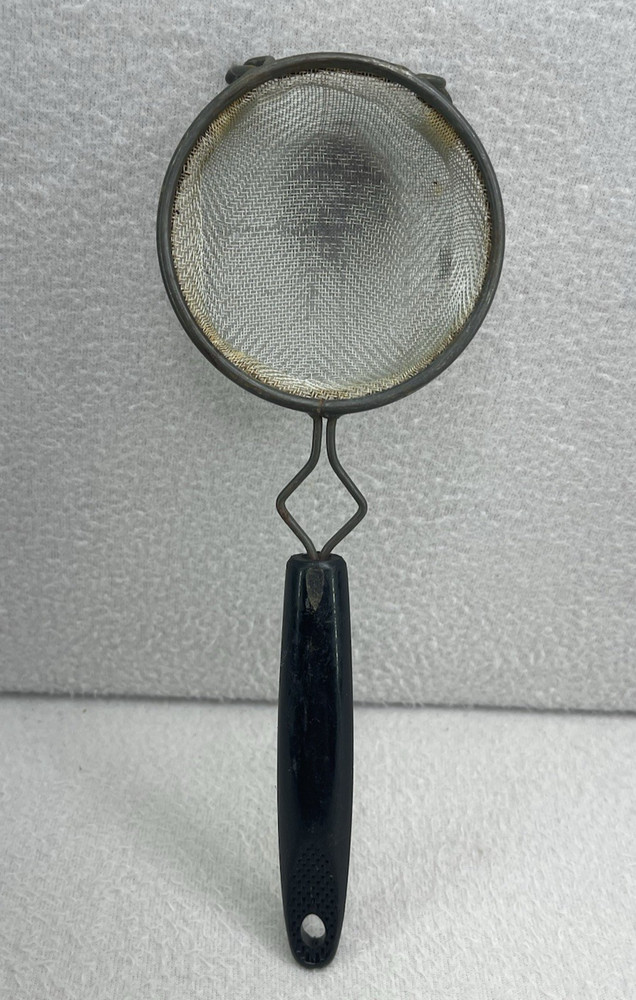 VTG Handheld Flour Sifter Metal Mesh Strainer Black Plastic Handle Kitchen Tool