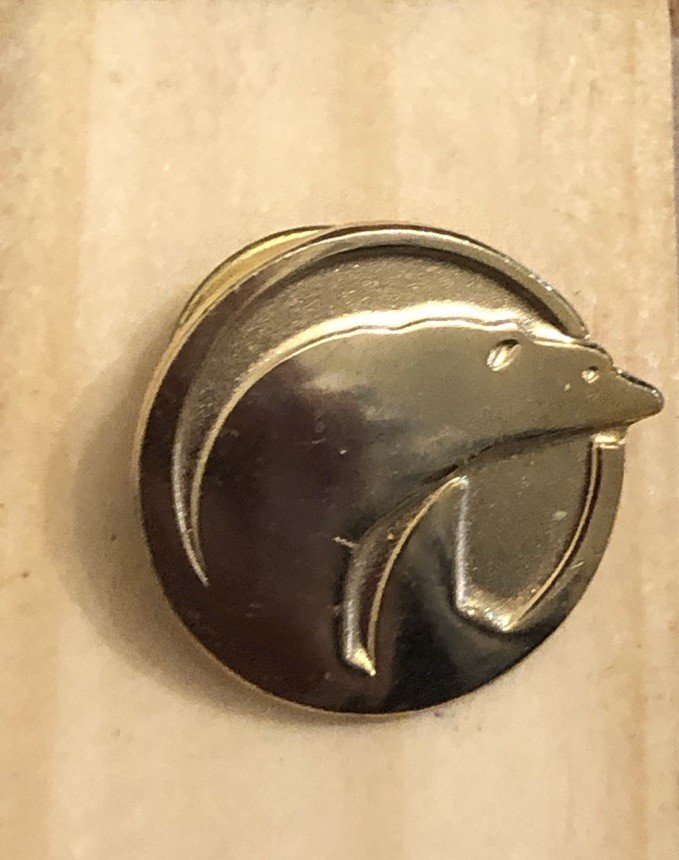 Gold Tone Polar Bear Pin (H1)