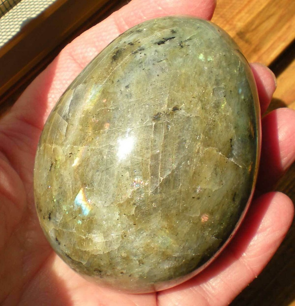 Labradorite Egg Carving Finland sc1075