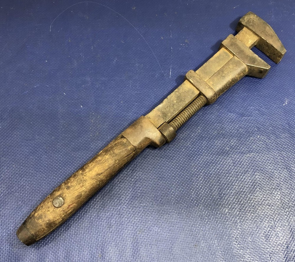 Coes Adjustable Wrench 21'' Vintage pipe monkey knife handle