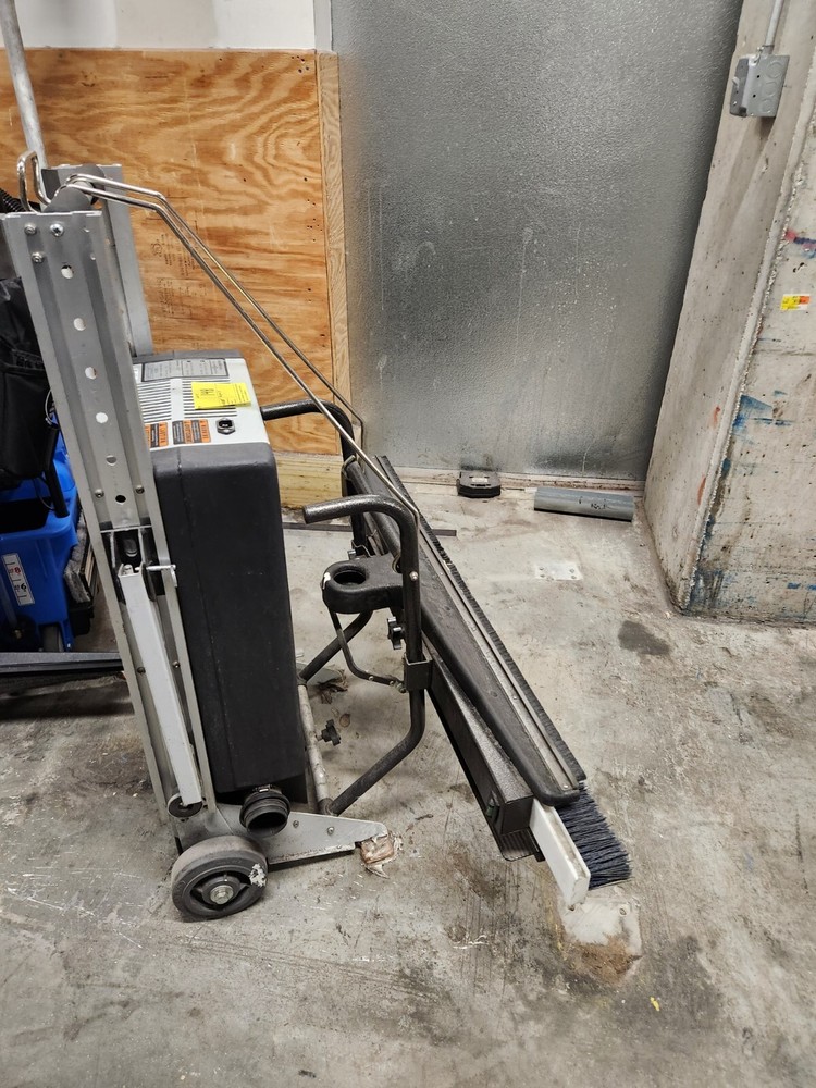 Treadmaster Escalator Cleaning Machine