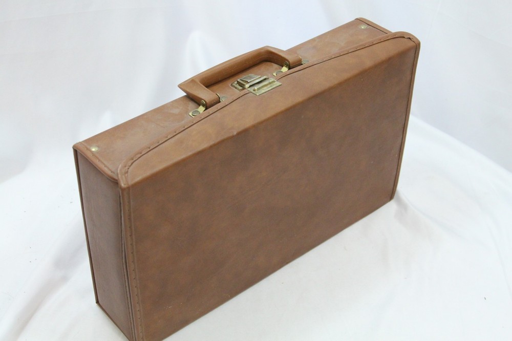 32 Cassette Storage Case Vinyl K