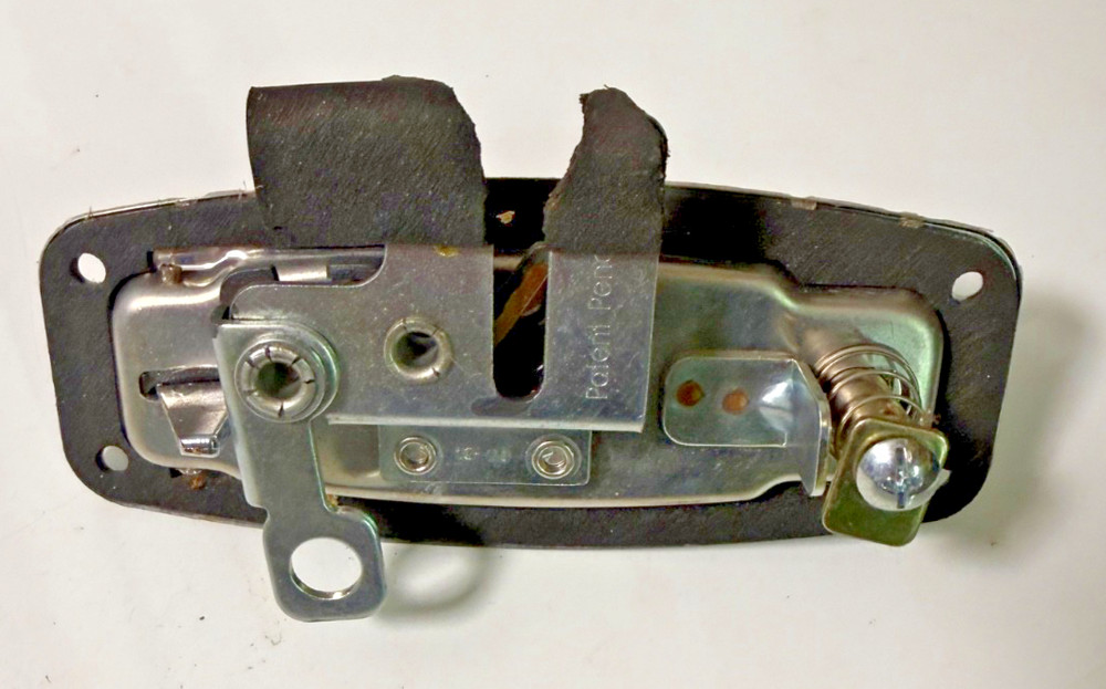 Better built toolbox locking pull handle with key. Used 7-3/8" long 3-1/16 wide