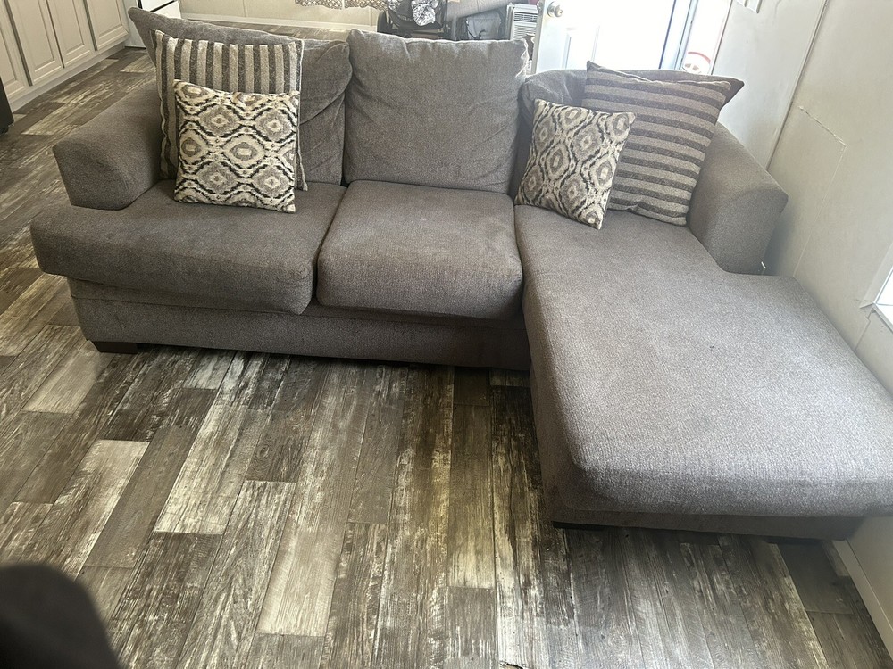 Couch With Chaise