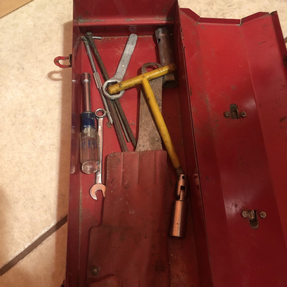 VINTAGE Wiseco Performance Piston RED TOOL BOX w/ TRAY Preowned