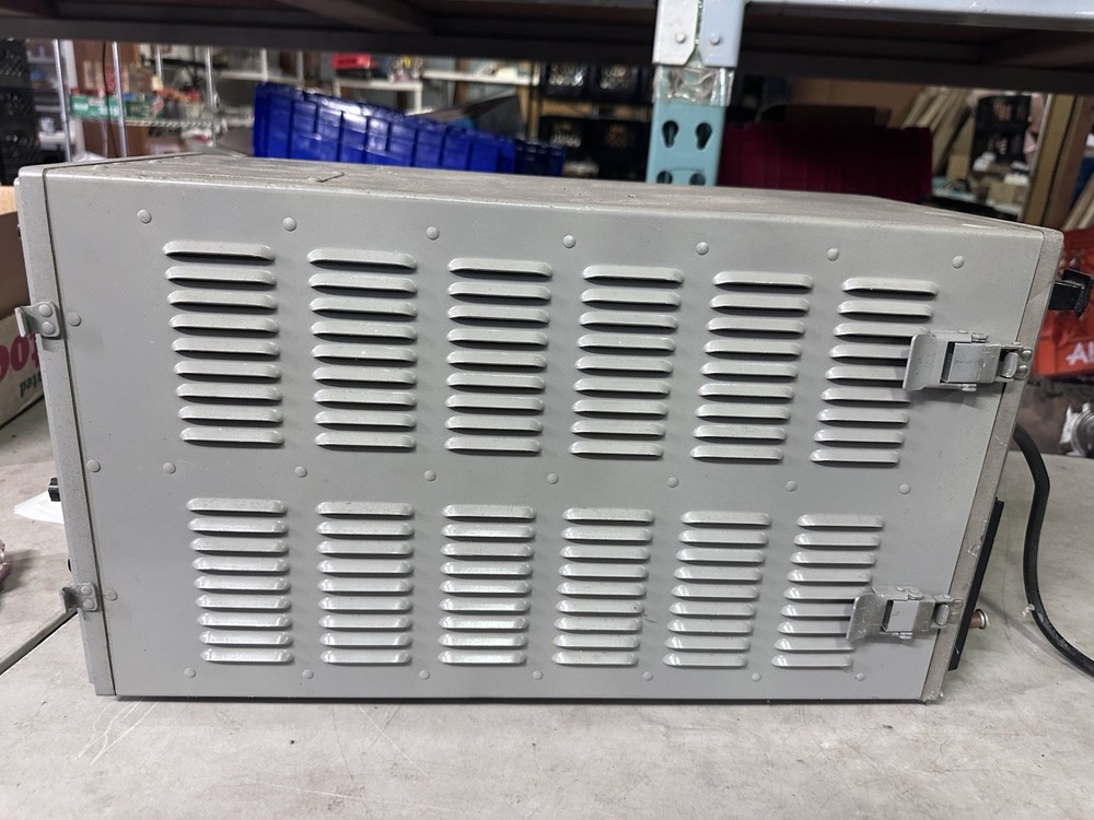 HP Hewlett Packard AN/USM -281A Oscilloscope- Powered On Untested