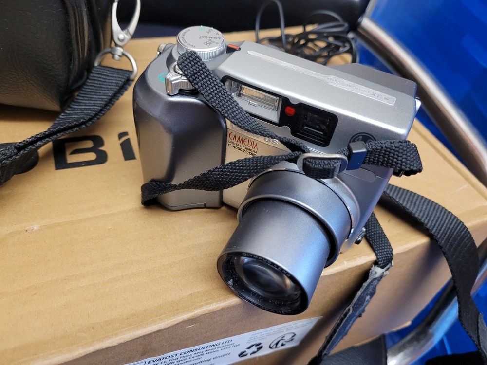 Olympus C-4000 Digital Camera