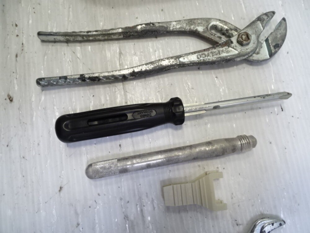 01 Mercedes R170 SLK320 tool kit