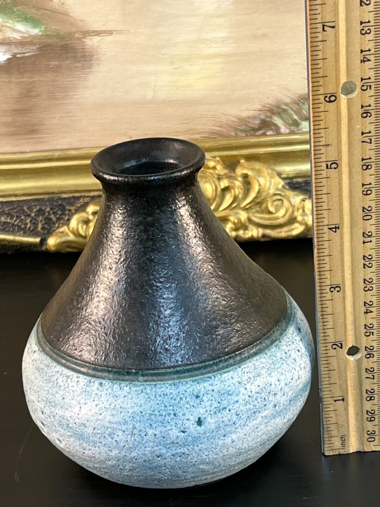 MID-CENTURY MODERN BLACK & BLUE VASE STUDIO ART POTTERY