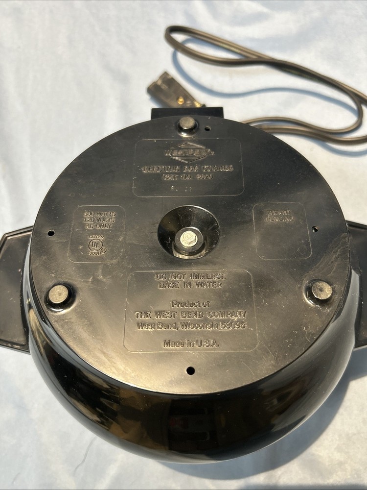 Vintage West Bend Automatic Egg Cooker 5820
