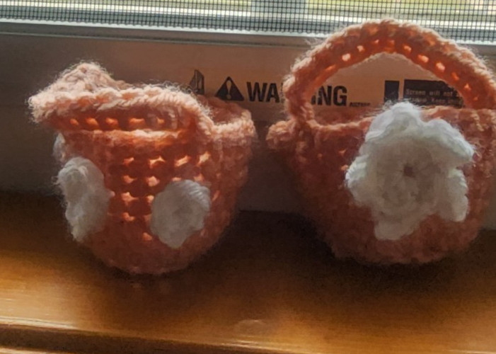 2 crochet minni basket for  Easter
