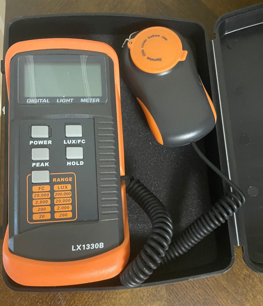 Digital Lux Meter LX1330B