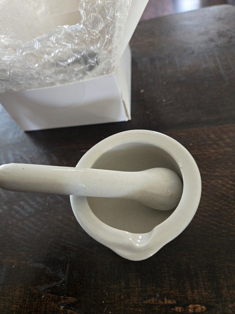 2.5 inch,pills ,Vitamins Grinder , Crusher .