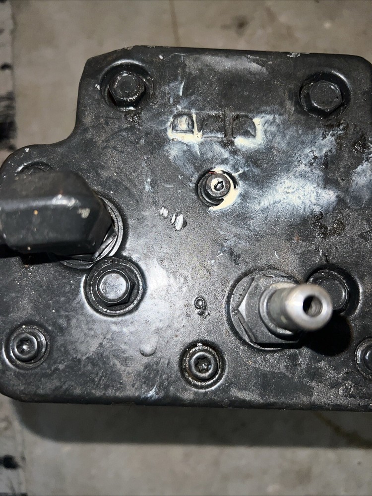 5301082 Cummins Air Compressor 1 Cyl (USED)