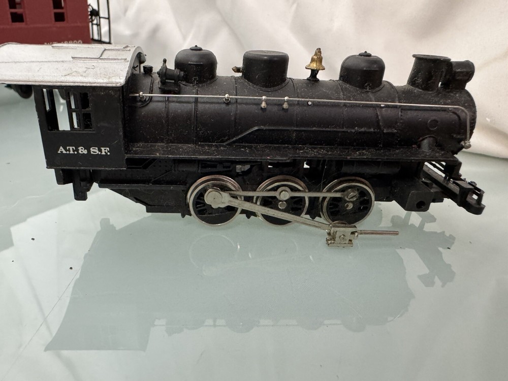 AT & SF Ho Train Engine UNTESTED