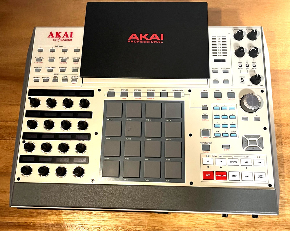 Akai Professional MPC x SE Standalone Sampler Sequencer. Mint Condition.