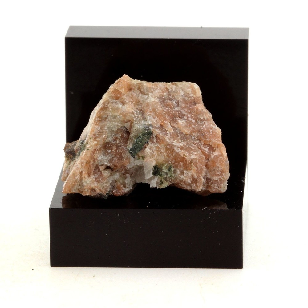 Porthyrite. 35.96 Ct. Lanark, Ontario, Canada.