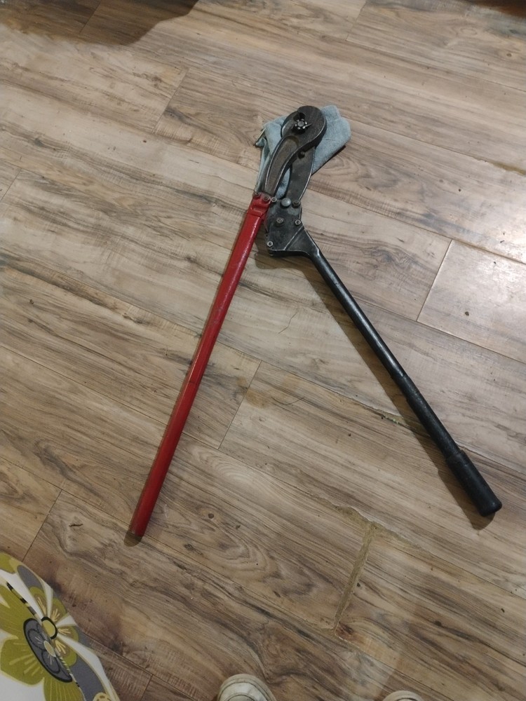 Chain Assisted Cable Cutters