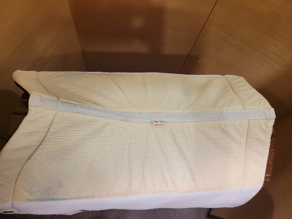 EcoGold Secure Jumper Pad. Color: White. Standard Size. Good Condition!