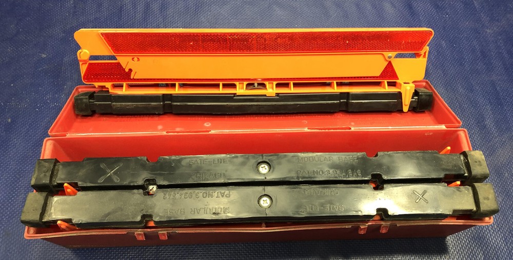 Do-Ray 998A Triangle Emergency Roadside Kit reflector safety flare warning