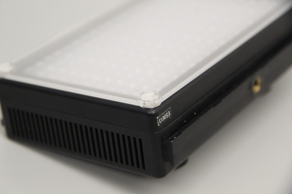 Genaray LED-6200T 209 LED Variable Color On Camera Light