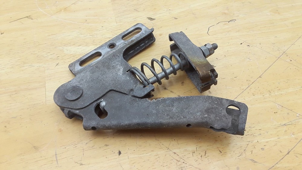 2010-2021 FREIGHTLINER SPRINTER 2500 BRAKE HANDLE LEVER BRACKET SUPPORT OEM