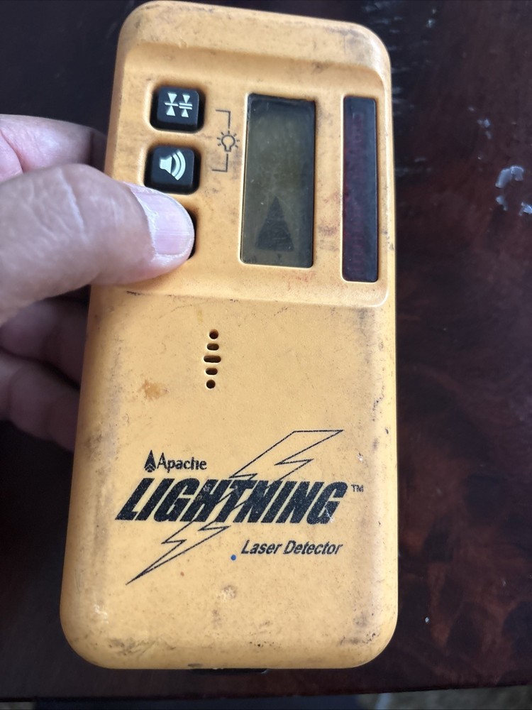 Apache Lightning Laser Detector 44 50mm (2.00 in) Powers On Don’t Always Work