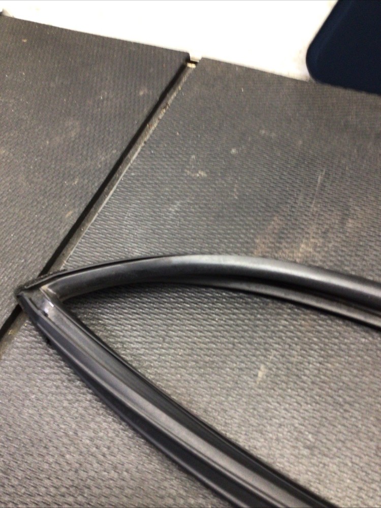 2008 Hyundai Sonata - Left Driver Front Window Run Channel