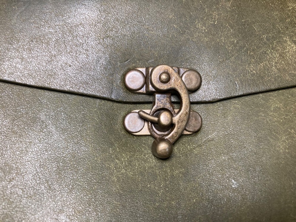 Medium Olive Leather Pouch (BRAND NEW)