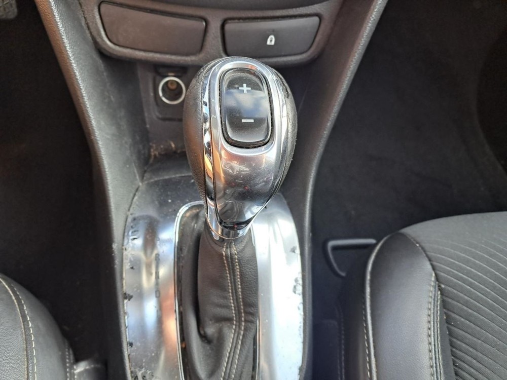 ENCORE 2013 Glove Box 4861490