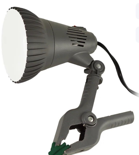 Utilitech 8.14-in 1 -Light Gray 13 -Watt Full spectrum LED Clamp light