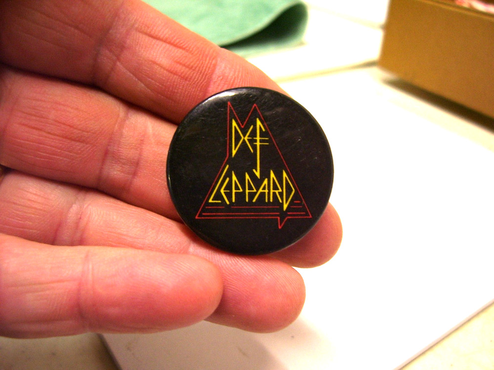 Vintage 1983 DEF LEPPARD Pinback Button