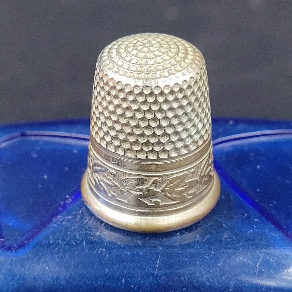 Antique SBC Simon Brothers Leaf Pattern Thimble Size 8