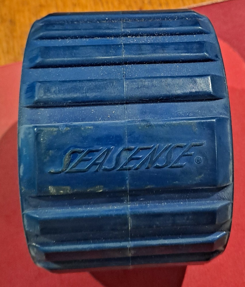 SEASENSE BOAT TRAILER WOBBLER ROLLER P# 50089939