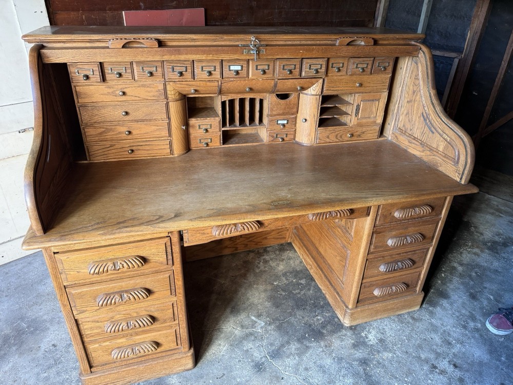 60” OAK ROLL TOP RAISED PANEL OAK ROLLTOP DESK