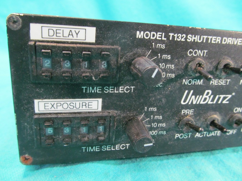 UNIBLITZ T132 SHUTTER DRIVER / TIMER POWERS UP