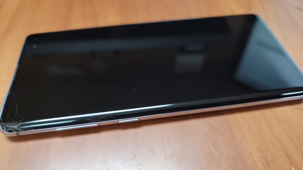 Samsung Galaxy s10+ Plus G975U1 128gb Cracked inner and Outer Display