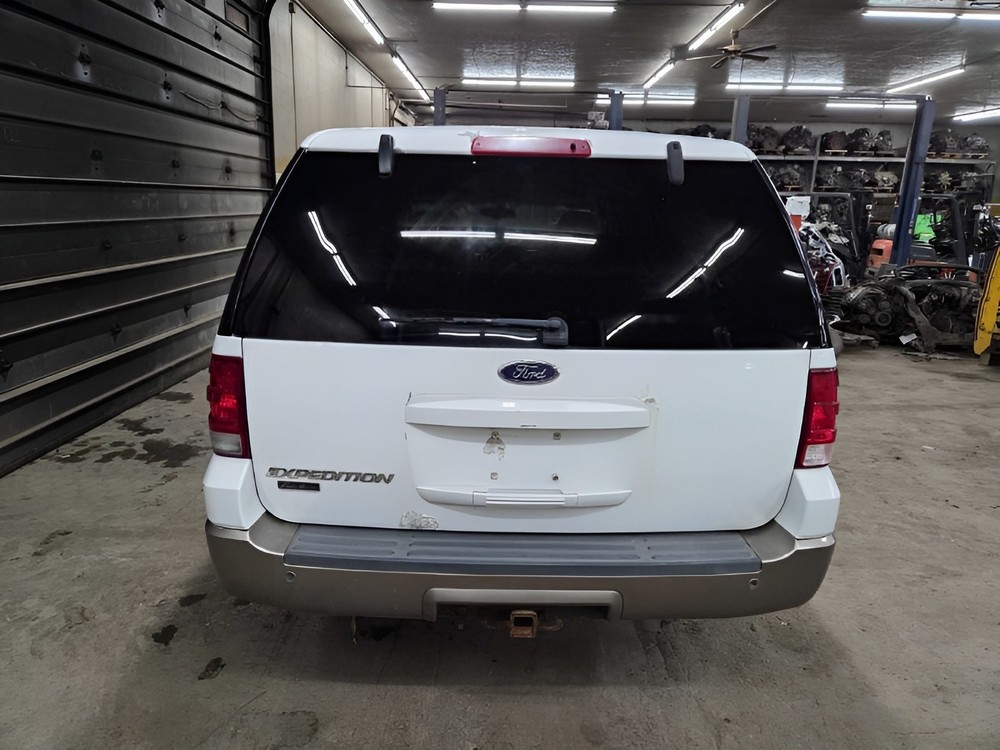 2003-2004 Ford Expedition Engine Fuse Box Assembly OEM