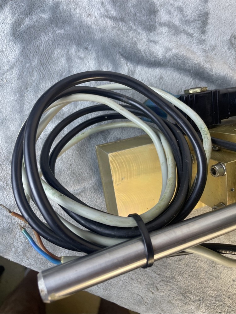 ROBERTSON HLD2000L HYDRAULIC 12V DRIVE