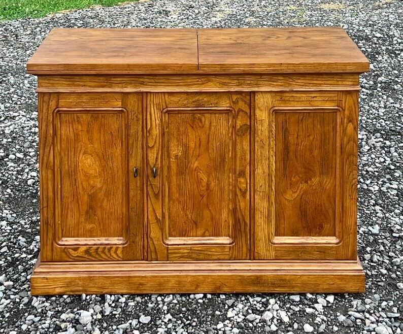 Henredon Artefacts Traditional Oak Rolling Flip Top Server