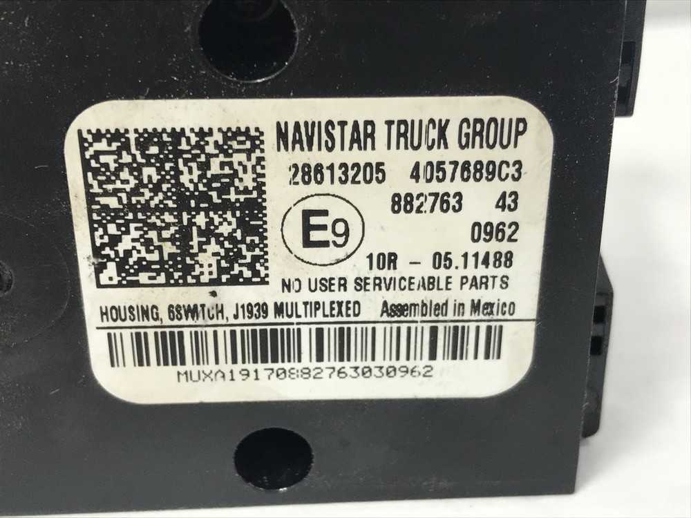 International LT SWITCH Dash Panel - Used | P/N 4057689C3