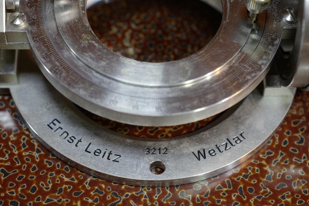 Antique Leitz Universal Rotating Stage UT2 Polarizing Microscope Accessory Case