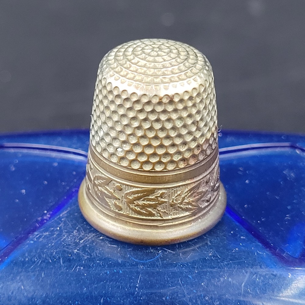 Antique SBC Simon Brothers Leaf Pattern Thimble Size 8