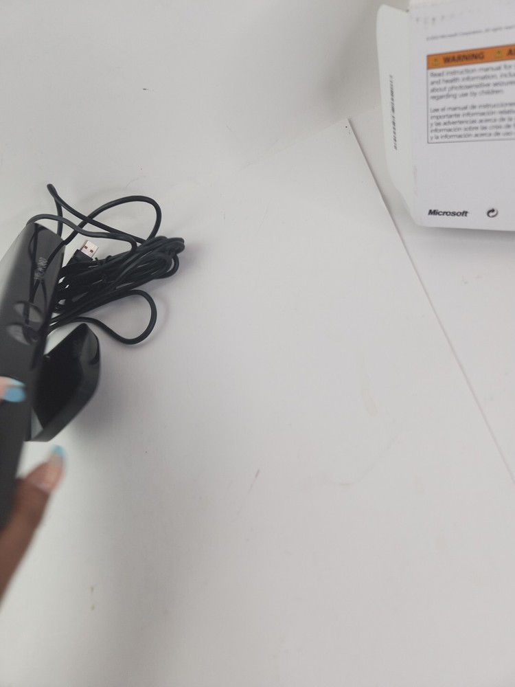 XBox 360 Kinect Sensor Model 1414 + Kinect Adventures Microsoft