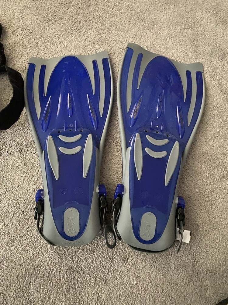 Speedo DIVE Mesh Black Backpack With 20' ADJUSTABLE Flippers & Snorkel Combo