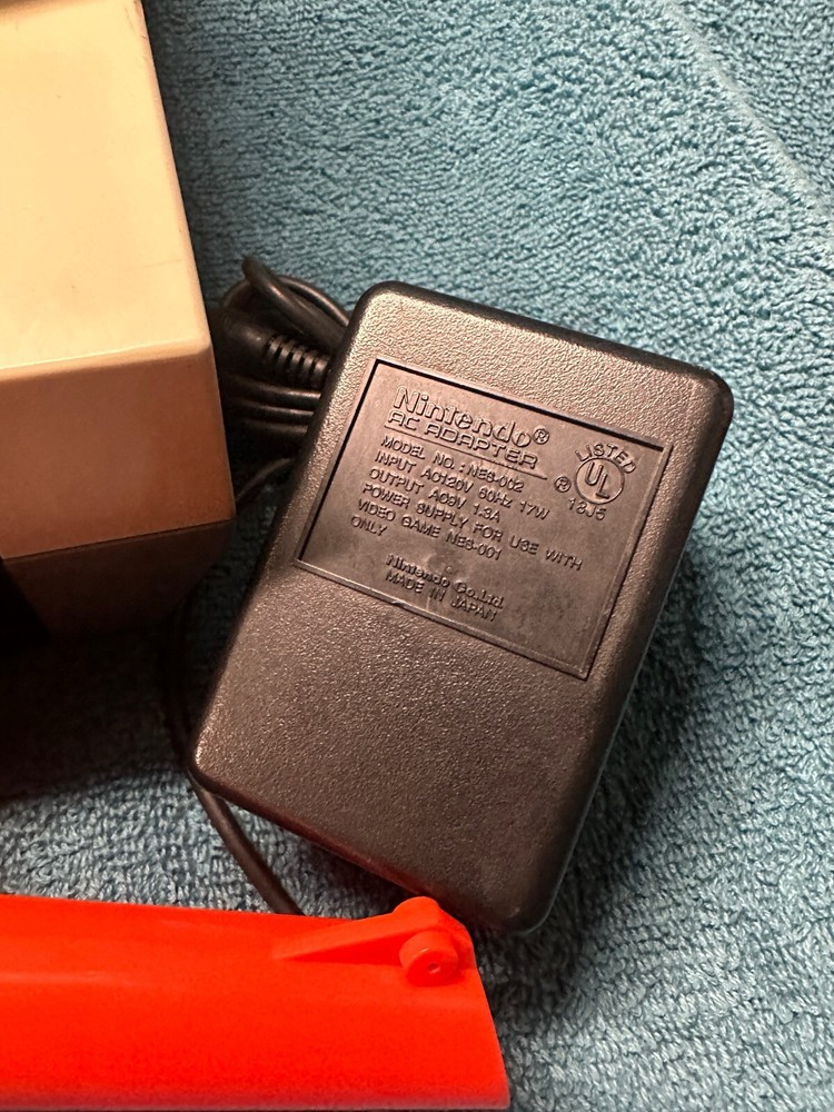 Nintendo NES System Mario Games 2 Controllers Zapper Cords Tested