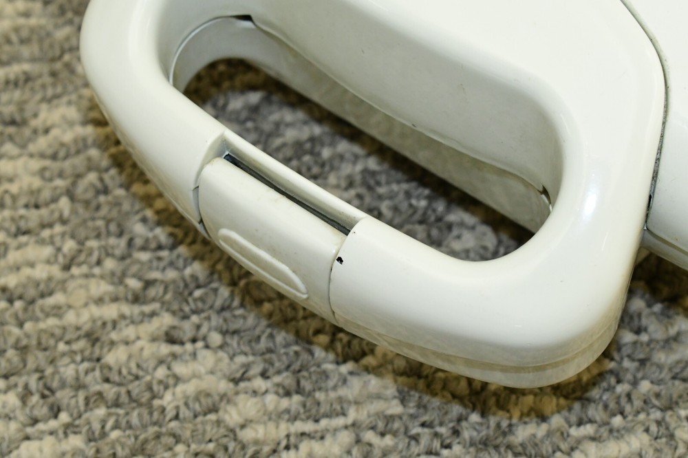 Toastmaster Easy Clean Waffle Baker - TWB2WREG - White, Working