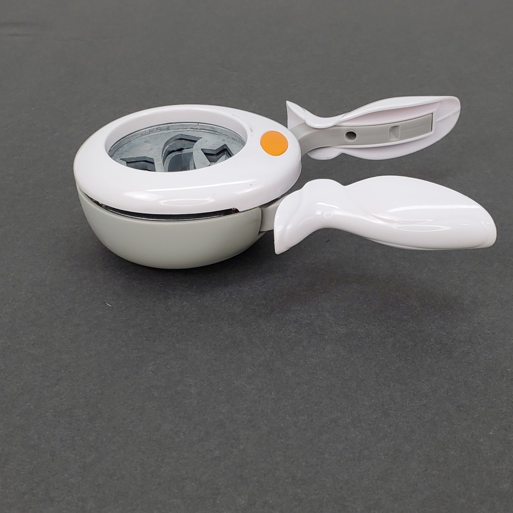 Fiskars Easy Squeeze Crafting Paper Punch