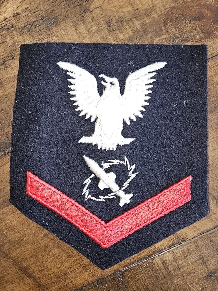 1960s USN Navy 3rd Class Missile Technician Mate Rate Chevron Patch L@@K!!!.