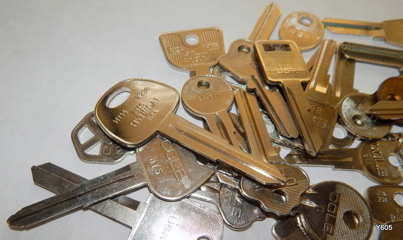 Large Mixed Lot Cloe Key Blanks